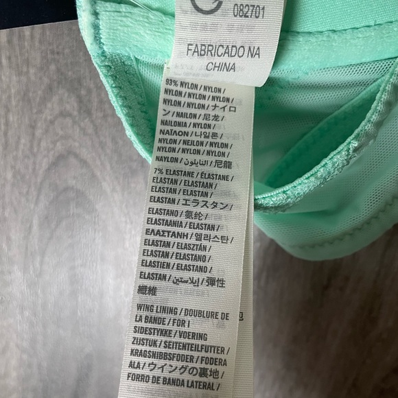 🌟SALE🌟NWT Hollister Gilly Hicks Lace Push Up Balconet Bras Set of 2 - Picture 8 of 11